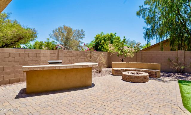 2575 W AMBER SUN Drive, Phoenix, AZ 85085