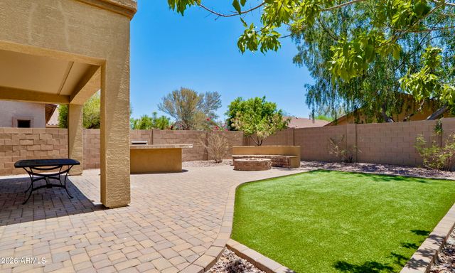 2575 W AMBER SUN Drive, Phoenix, AZ 85085