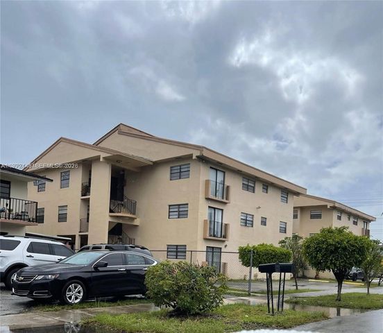 1490 W 42nd Pl 206, Hialeah, FL 33012