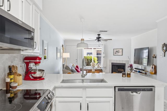 2215 Post RD 1018, Austin, TX 78704