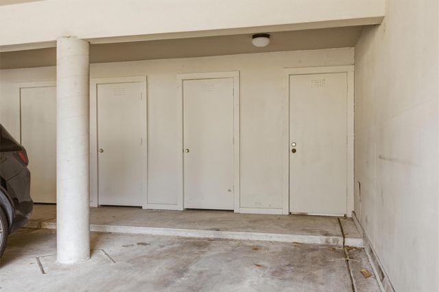 2215 Post RD 1018, Austin, TX 78704