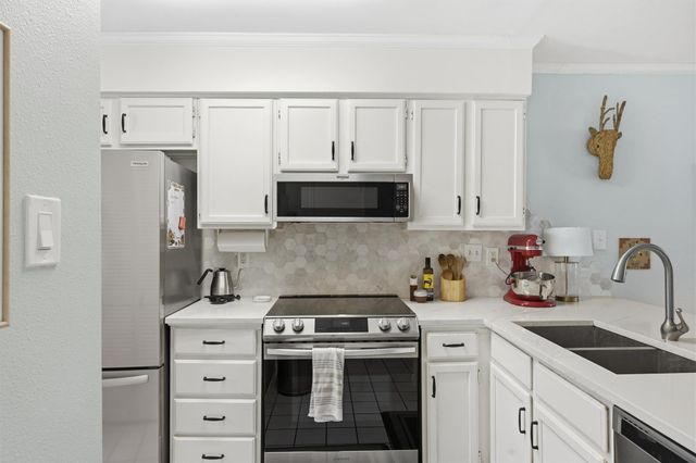 2215 Post RD 1018, Austin, TX 78704
