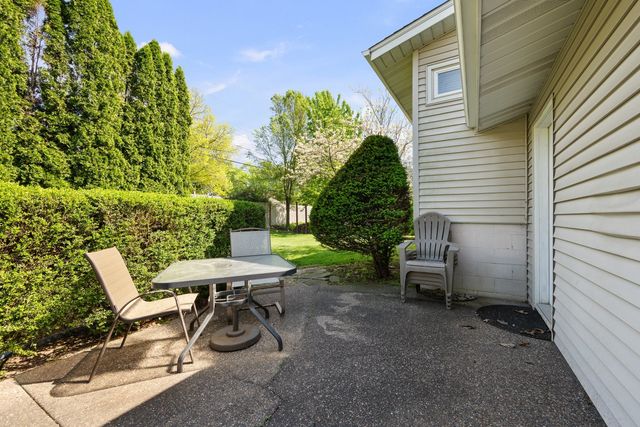 1511 Parklane Drive, Bettendorf, IA 52722