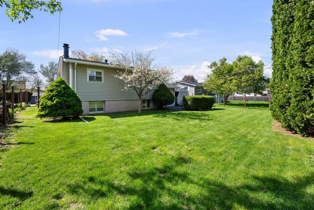 1511 Parklane Drive, Bettendorf, IA 52722
