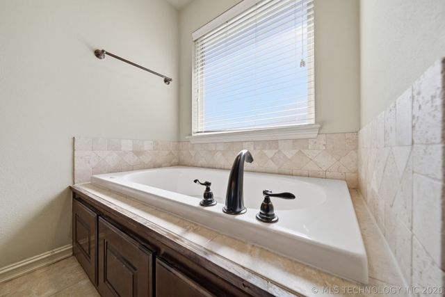 2501 S 16th Court, Broken Arrow, OK 74012