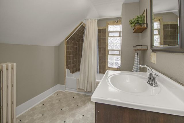 50 Winnipeg Avenue, Saint Paul, MN 55117