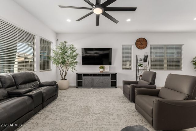 2944 E BIRDSONG Avenue, San Tan Valley, AZ 85143