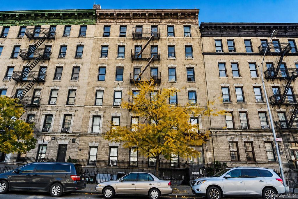 30 Macombs Place 42, New York (manhattan), NY 10039 — exterior