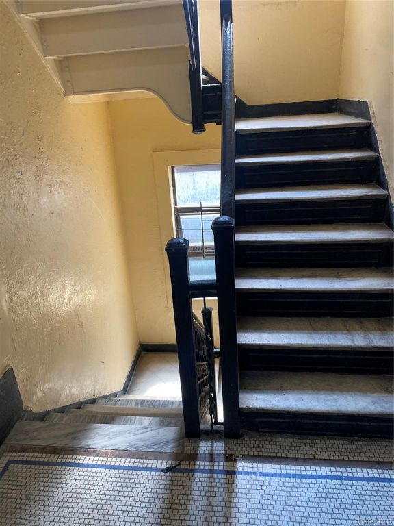 30 Macombs Place 42, New York (manhattan), NY 10039 — photo 5
