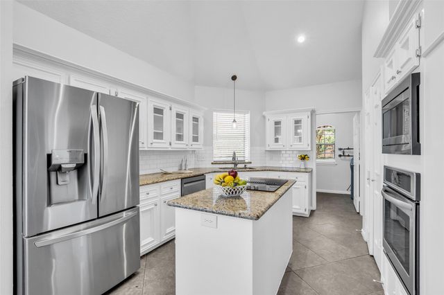 11727 Pecan Creek Drive, Houston, TX 77043