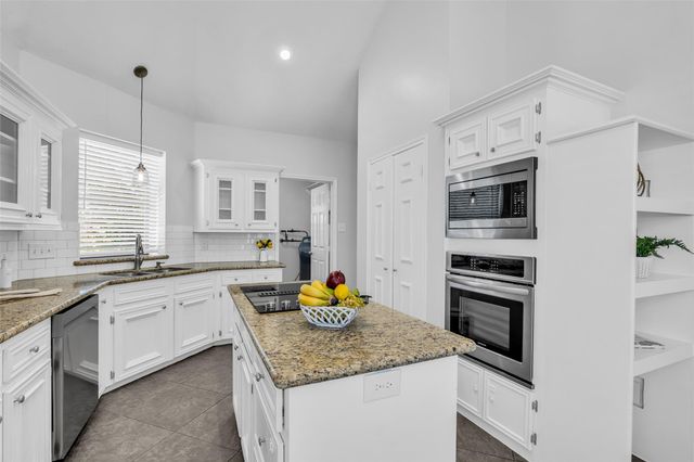 11727 Pecan Creek Drive, Houston, TX 77043