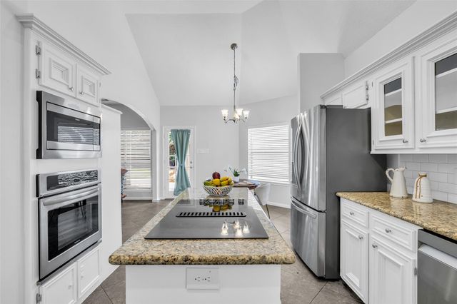 11727 Pecan Creek Drive, Houston, TX 77043