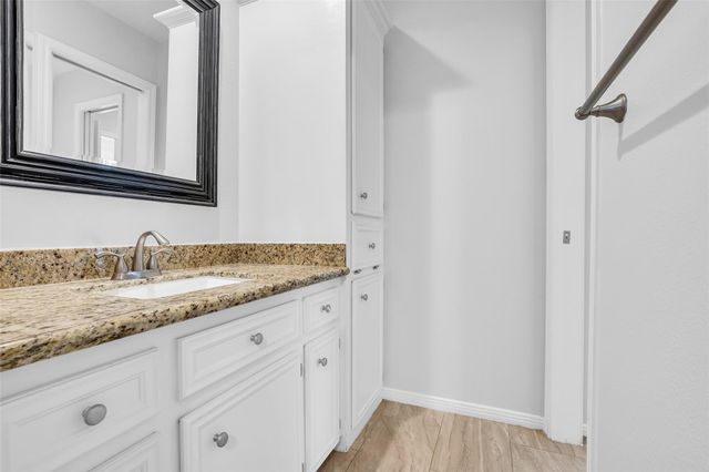 11727 Pecan Creek Drive, Houston, TX 77043