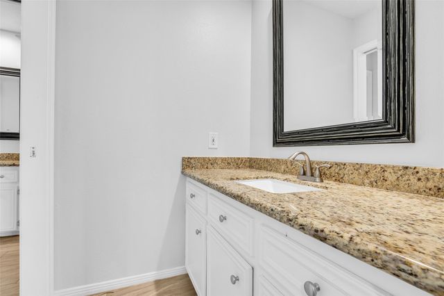 11727 Pecan Creek Drive, Houston, TX 77043