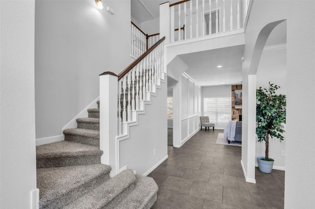 11727 Pecan Creek Drive, Houston, TX 77043