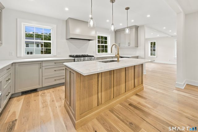 102 Newtown Turnpike, Westport, CT 06880