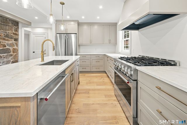 102 Newtown Turnpike, Westport, CT 06880