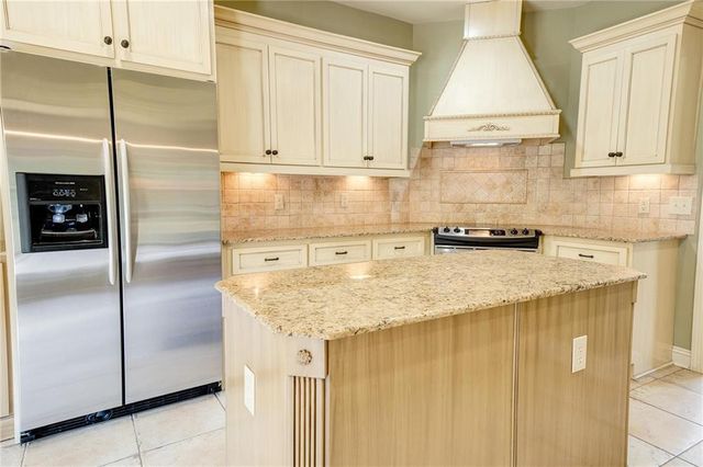 8788 Lake View Drive, Fairhope, AL 36532