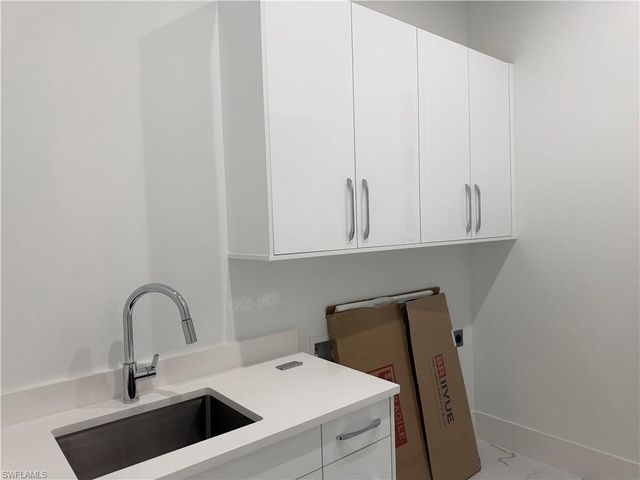 3430 1st AVE NW, Naples, FL 34120