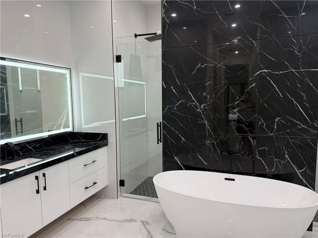 3430 1st AVE NW, Naples, FL 34120