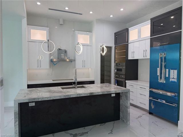 3430 1st AVE NW, Naples, FL 34120