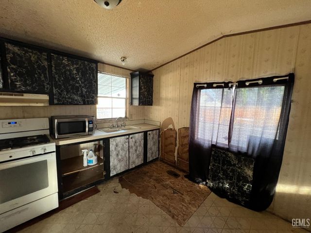 3535 Stine Road 148, Bakersfield, CA 93309