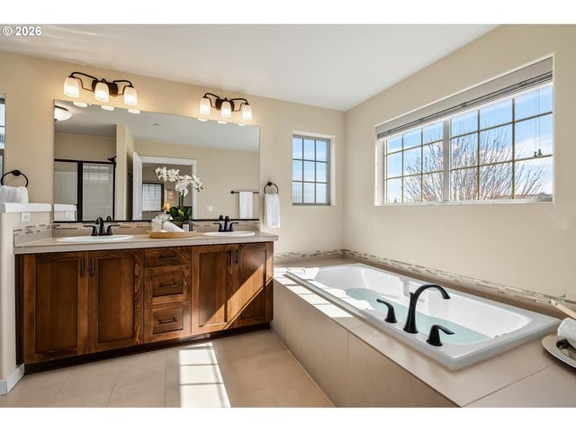 10829 Sw CARINTHIA Cir, Wilsonville, OR 97070