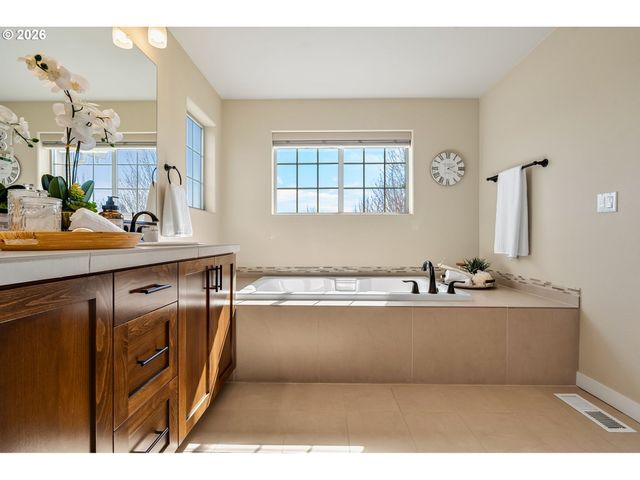 10829 Sw CARINTHIA Cir, Wilsonville, OR 97070