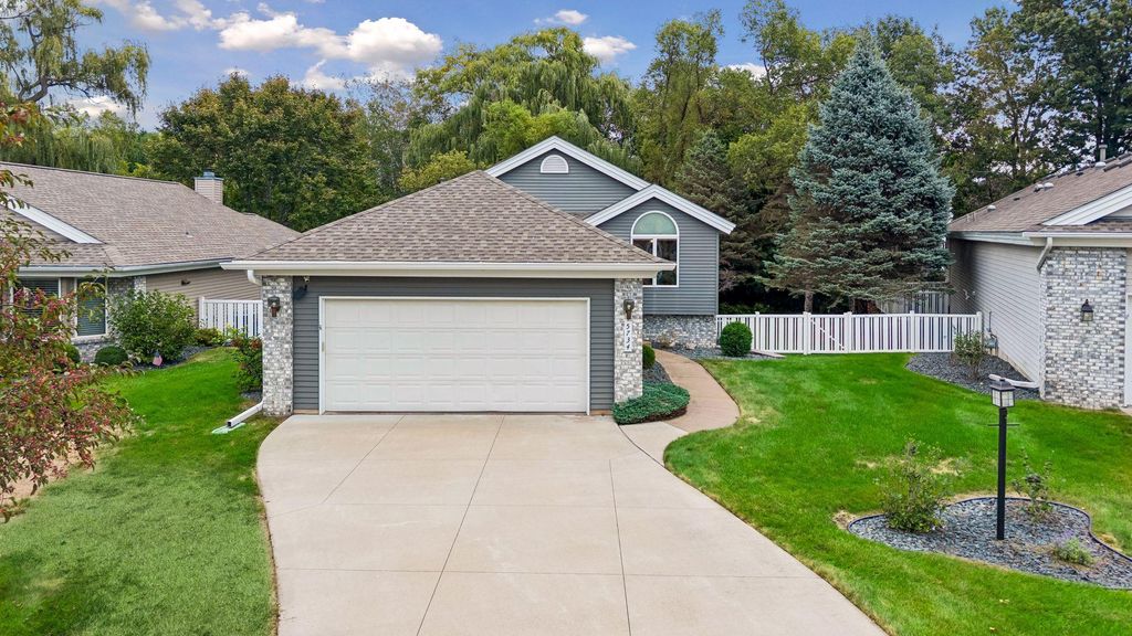 5734 Heather Ridge Drive, Shoreview, MN 55126 — photo 3