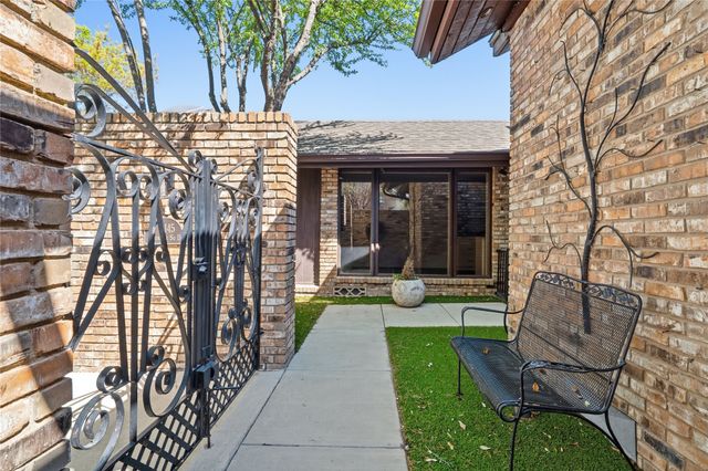 2145 Fountain Square Drive, Fort Worth, TX 76107