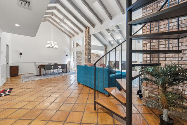 2145 Fountain Square Drive, Fort Worth, TX 76107