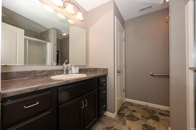 9376 Falcon Way, New Haven, IN 46774