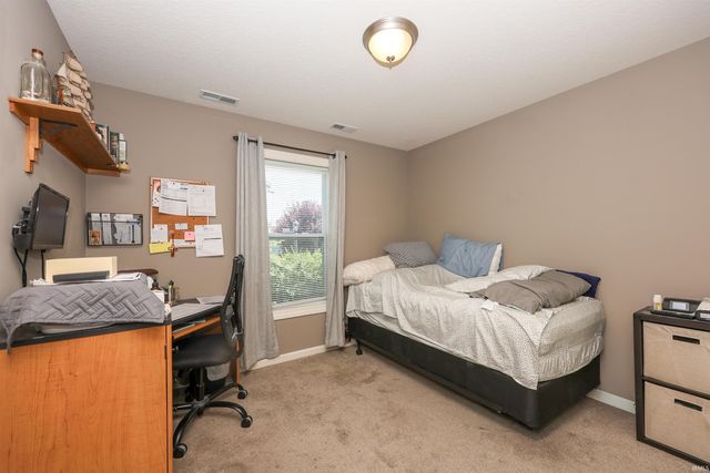 9376 Falcon Way, New Haven, IN 46774