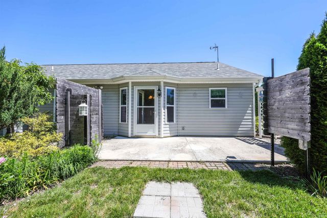 9376 Falcon Way, New Haven, IN 46774