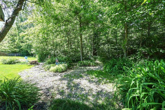 9376 Falcon Way, New Haven, IN 46774