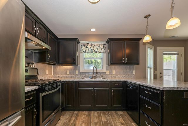 9376 Falcon Way, New Haven, IN 46774