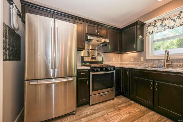 9376 Falcon Way, New Haven, IN 46774