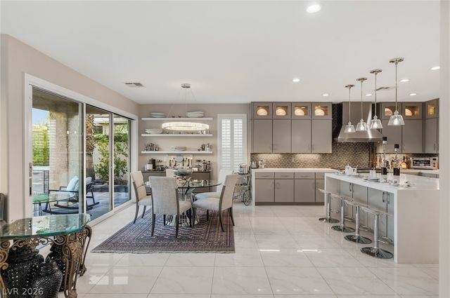 10721 Capesthorne Way, Las Vegas, NV 89135