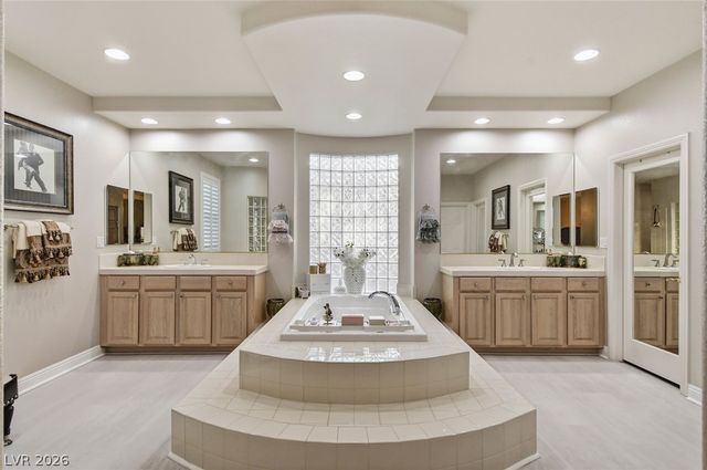 10721 Capesthorne Way, Las Vegas, NV 89135