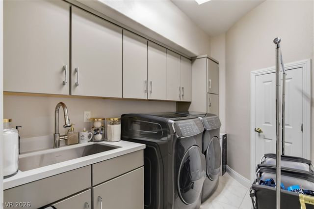 10721 Capesthorne Way, Las Vegas, NV 89135