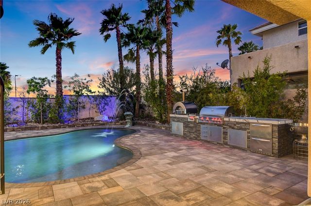 10721 Capesthorne Way, Las Vegas, NV 89135