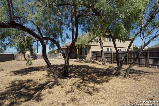 3903 Pease Park, Converse, TX 78109