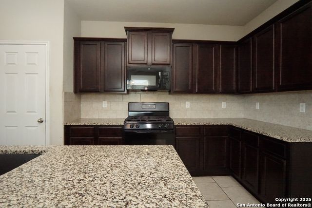 3903 Pease Park, Converse, TX 78109