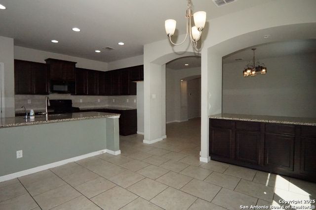 3903 Pease Park, Converse, TX 78109