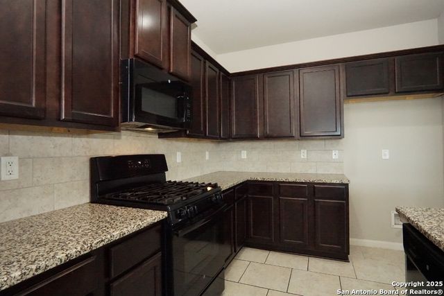 3903 Pease Park, Converse, TX 78109