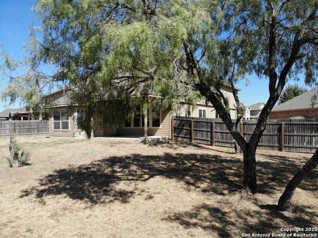 3903 Pease Park, Converse, TX 78109