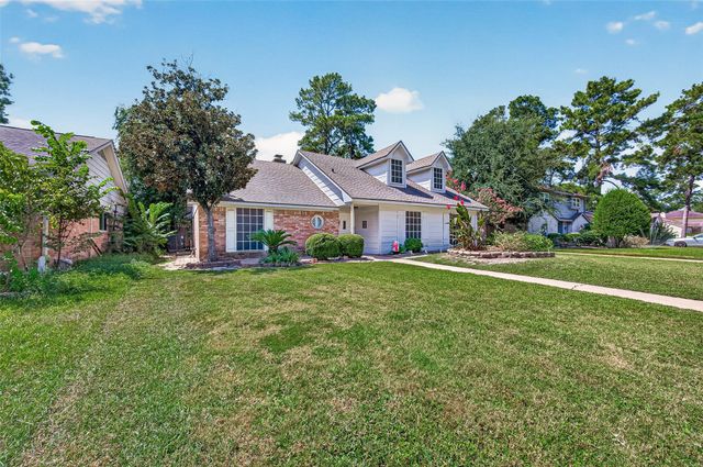 8215 Schaffer Ln, Houston, TX 77070