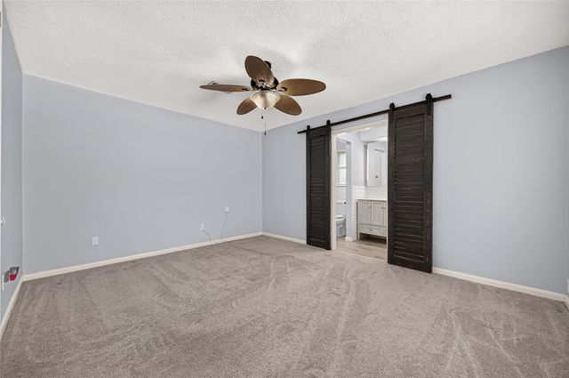 8215 Schaffer Ln, Houston, TX 77070