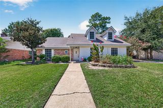 8215 Schaffer Ln, Houston, TX 77070