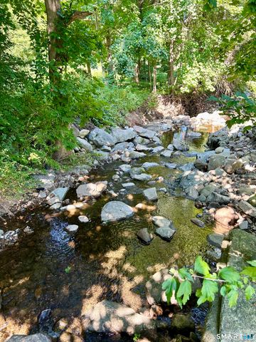 27 Roberts Avenue, Watertown, CT 06795